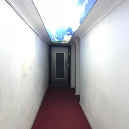 Отель Safir *