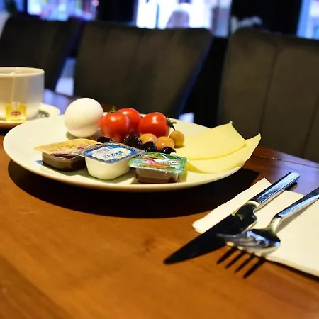 Safir Hotel *